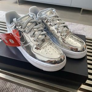 Nike Air Force 1 Silver Sneakers